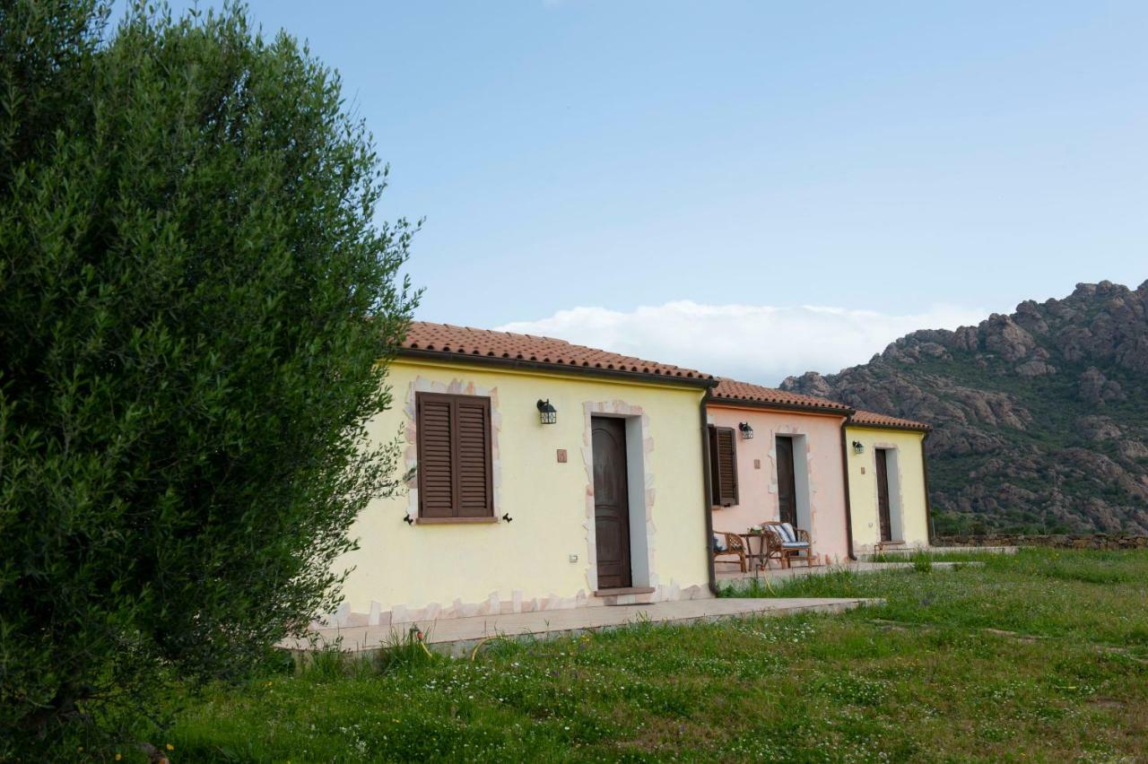 Agriturismo B&B Casteldoria Санта-Мария Экстерьер фото
